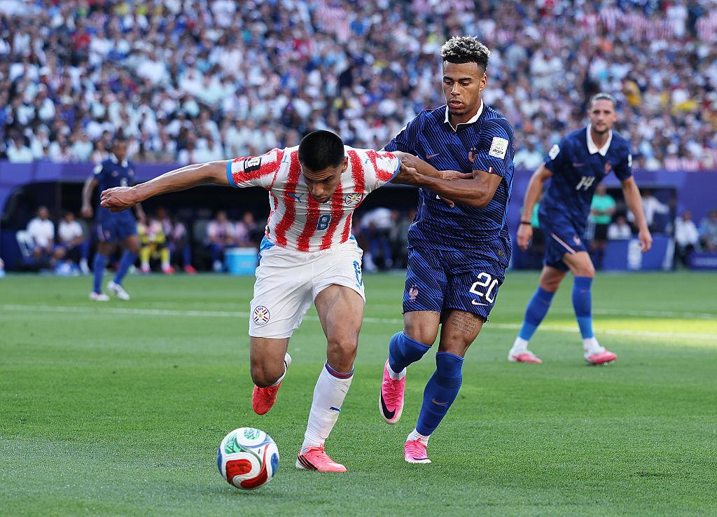 Paraguay players surprised by Douay's fall