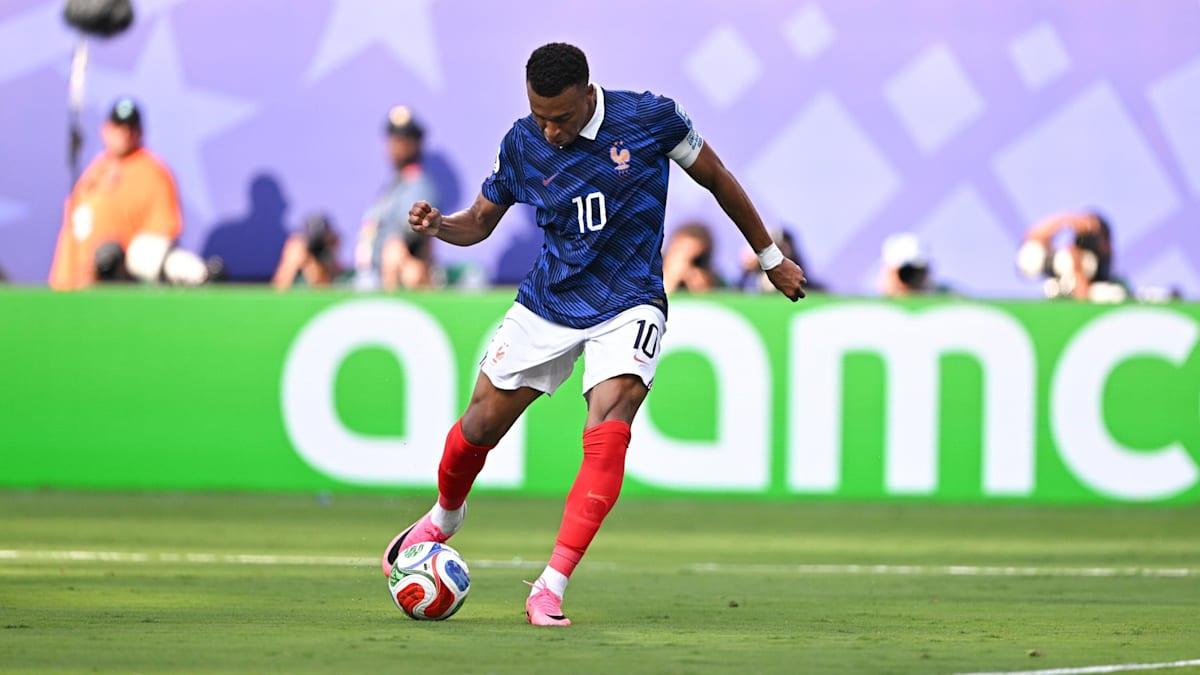 Olisse's magical pass: Mbappé also scored. World Cup - Match Clip