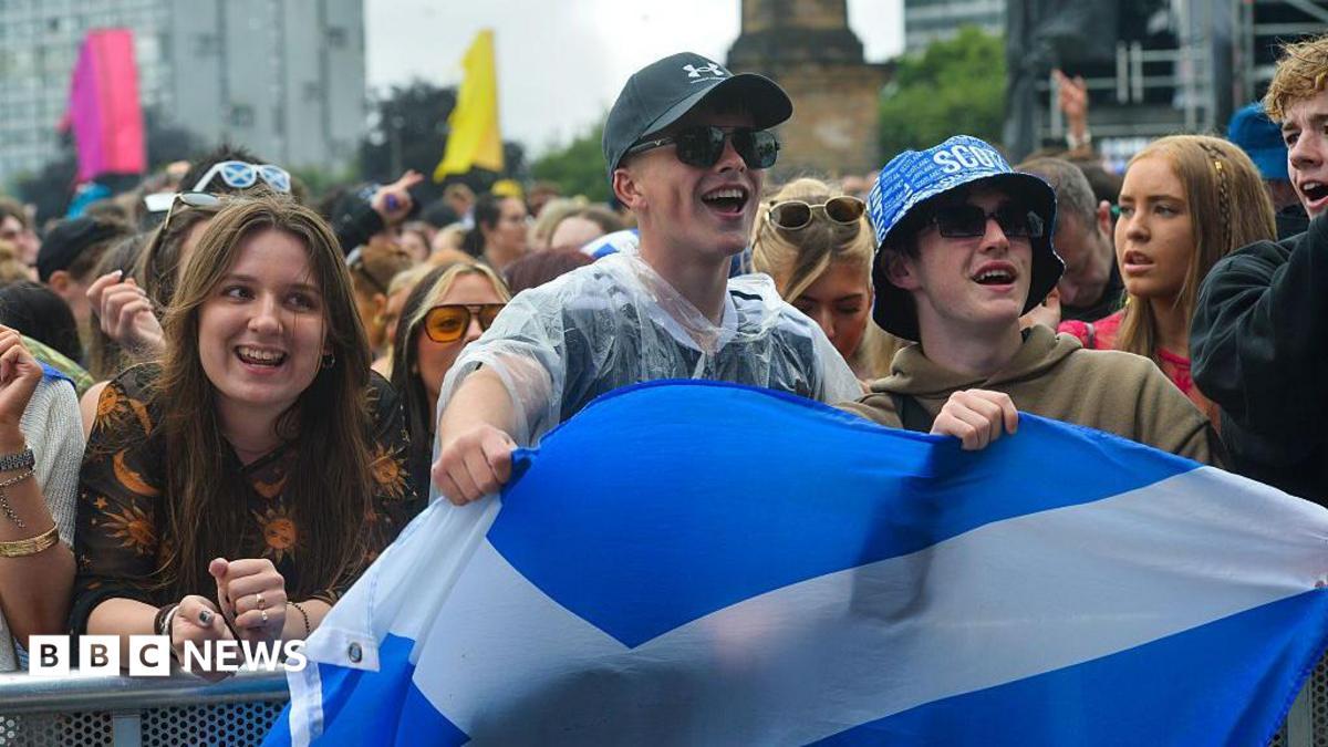 Scottish fans cheer despite rain at TRNSMT Festival
