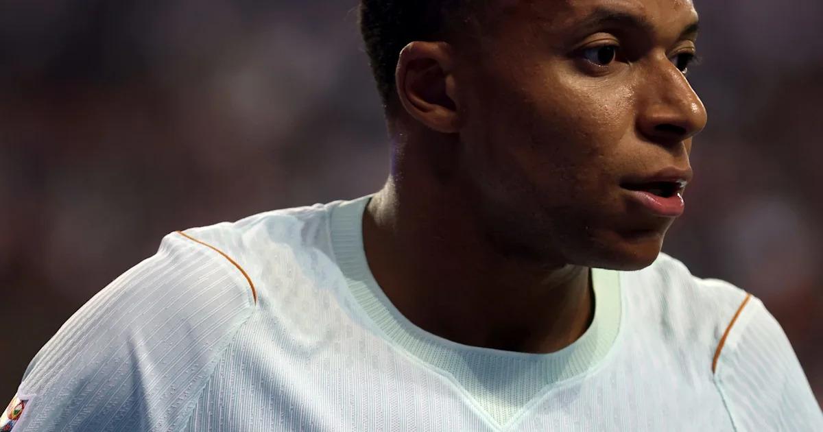 Kylian Mbappe returns, hopes to play against Villarreal