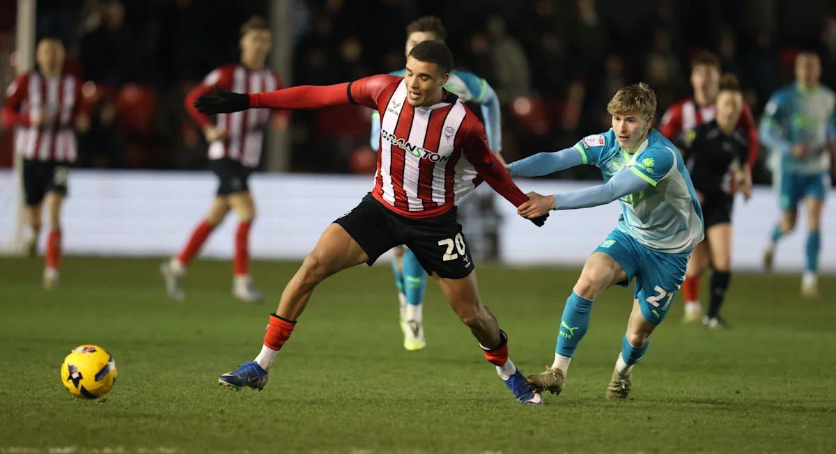 Rangers have signed Sheffield United's young centre-forward Ryan One.