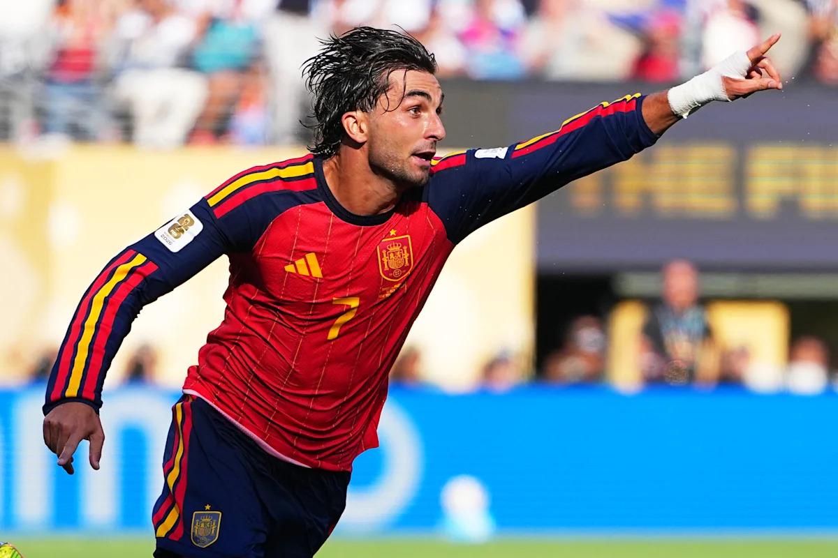 Paris Saint-Germain sign World Cup winner Ferran Torres