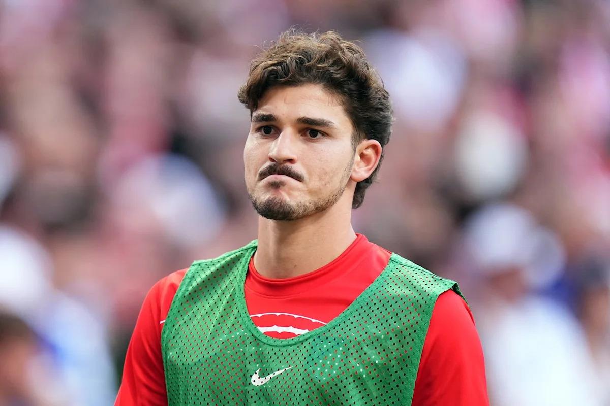 Atletico Madrid sets Julian Alvarez transfer deadline